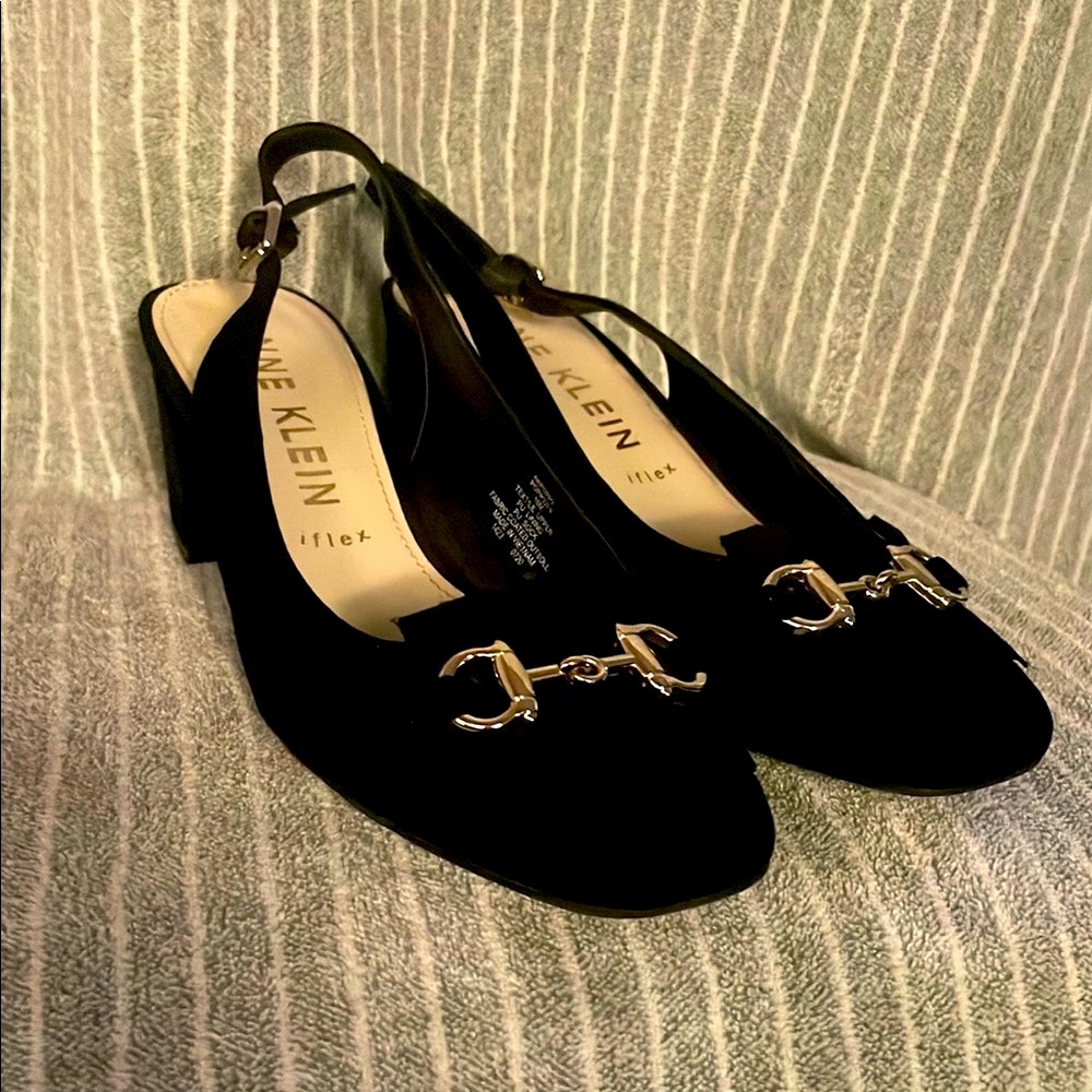 Anne Klein Poppy Black Suede Pumps with Gold Chain – Block Heel